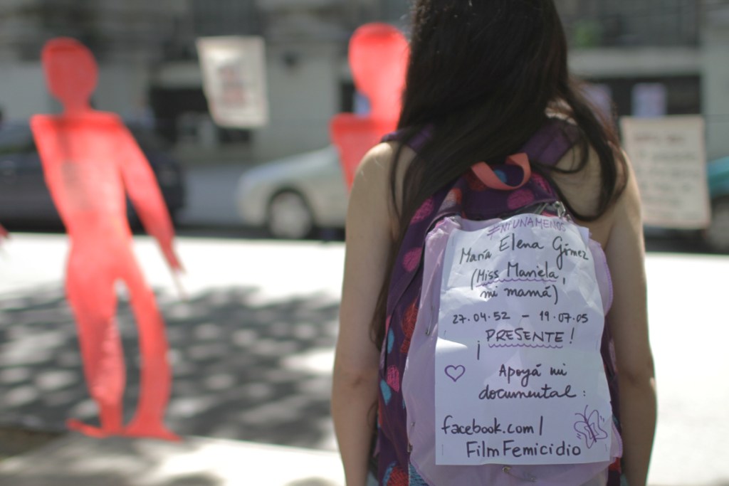 Mara Avila en Rosario, durante el rodaje del documental. Foto: Melina Rico.